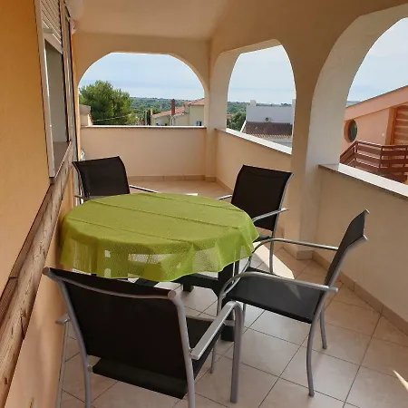 Apartament Heidi Ližnjan